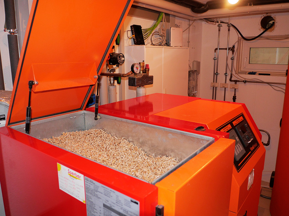 Palletheizung2 bei Elektro Harrasser GmbH in Irschenberg
